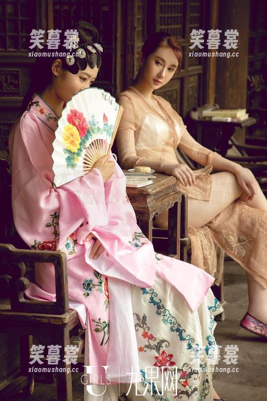 UGirls尤果网-一只香蕉船 UGirls尤果网 - 一只香蕉船兔女郎图集:原图细节里的微妙之处,懒散中酝酿的小暧昧