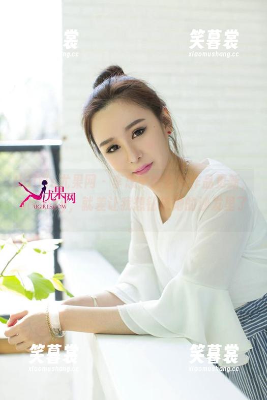 UGirls尤果网-李思宁 UGirls尤果网 - 李思宁的居家作品更新,socozy,就差让我想钻进她的沙发里了。