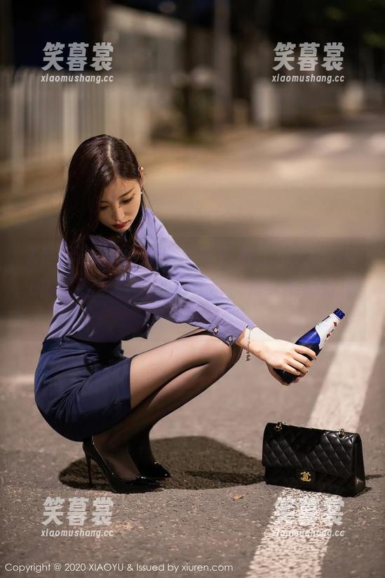 XIAOYU语画界-允儿Claire XIAOYU语画界 - 原图直出,允儿Claire的红裙黑丝太引人注目,转身间都好像飘起来了。