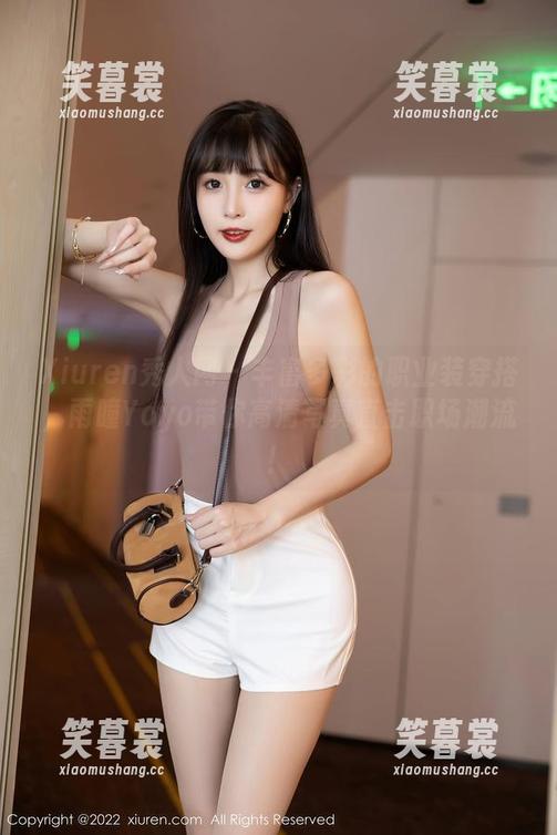 Xiuren秀人网-雨瞳Yoyo Xiuren秀人网 - 丰富多彩的职业装穿搭,雨瞳Yoyo带你高清写真直击职场潮流!