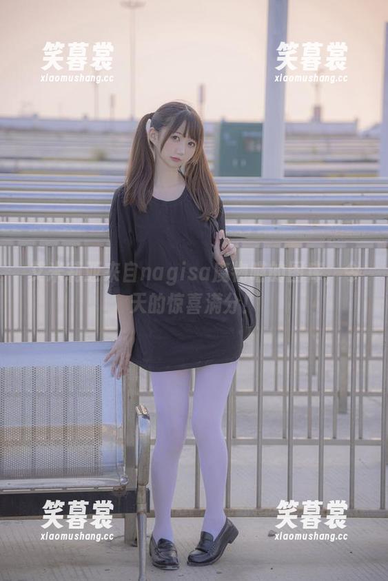 艾米莉亚来自nagisa魔物喵的图库，今天的惊喜满分！