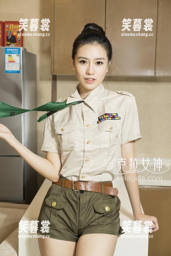 克拉女神 - 分享容儿的眼镜风采，唯一缺少个滑稽的配乐！图库在线！