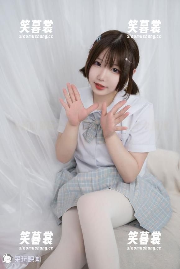 最新的兔玩映画资源解读，摇晃十个旗袍裹着的柔软身姿。