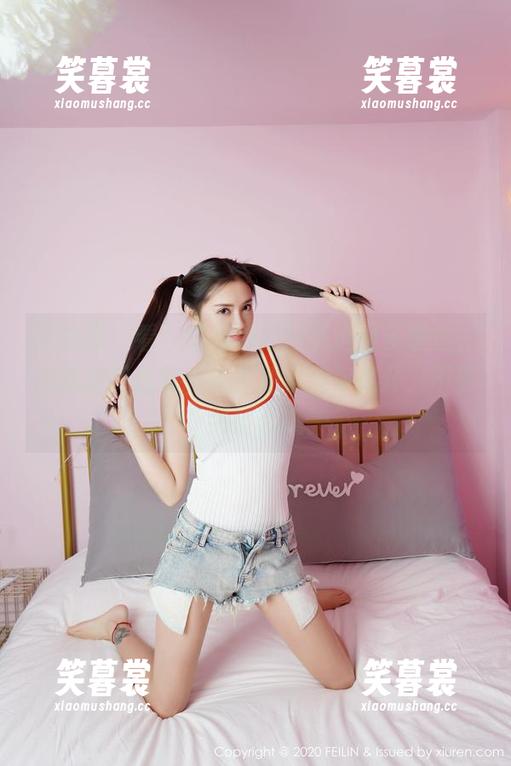 嗲囡囡 - 看！沐娜娜的短裤造型多随性，美图搭配图包，安静地等待你点开，不要吓到自己哦。