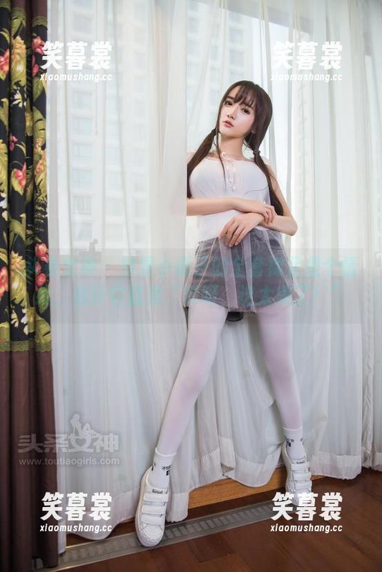 头条女神-小晴子 头条女神 - 如果小晴子的全套裸足是个情绪,估计它就是“哎呀,这太美了!”