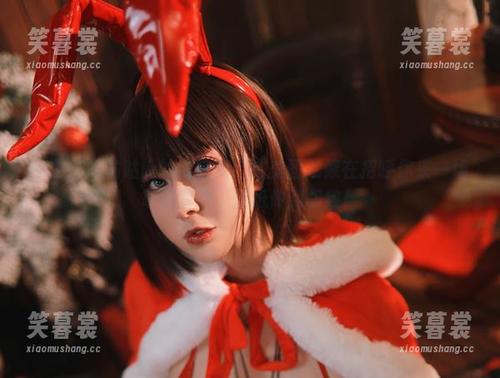 小容仔咕咕咕w的链锯梦：这美图就像在招呼你来一场奇幻冒险，壁纸做到极致！