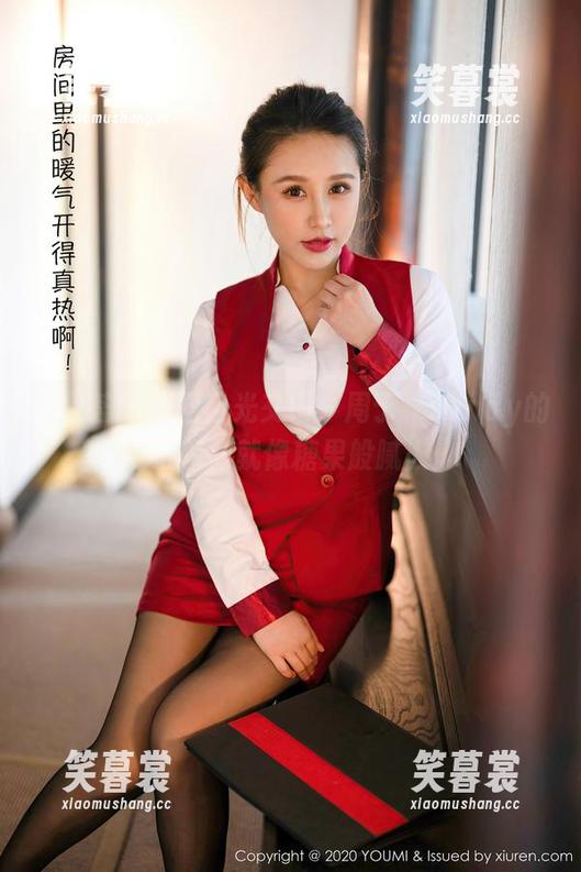 尤蜜荟 - 原图目光交错，周于希sandy的可爱瞬间就像糖果般腻人。