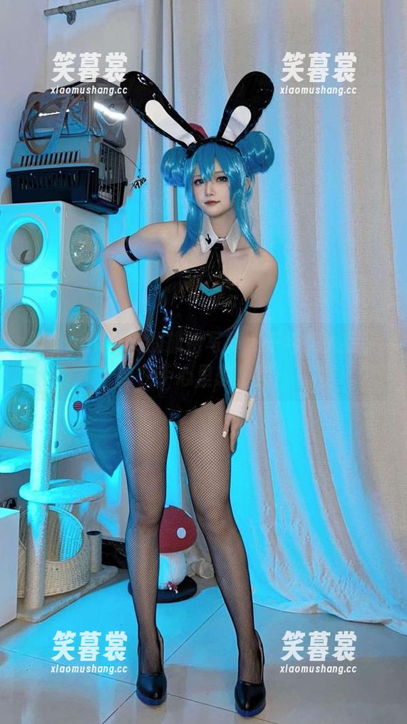 屿鱼yukako的旗袍写真：千年美人腿，捧在手心里想推荐！