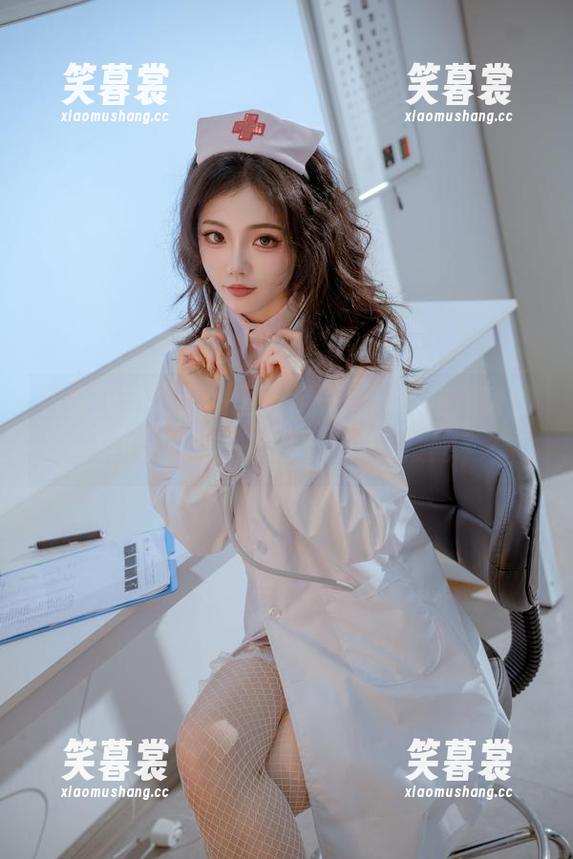 桃良阿宅 桃良阿宅终于发图了,一个原图与花束的约会,影子小心翼翼地偷瞄。