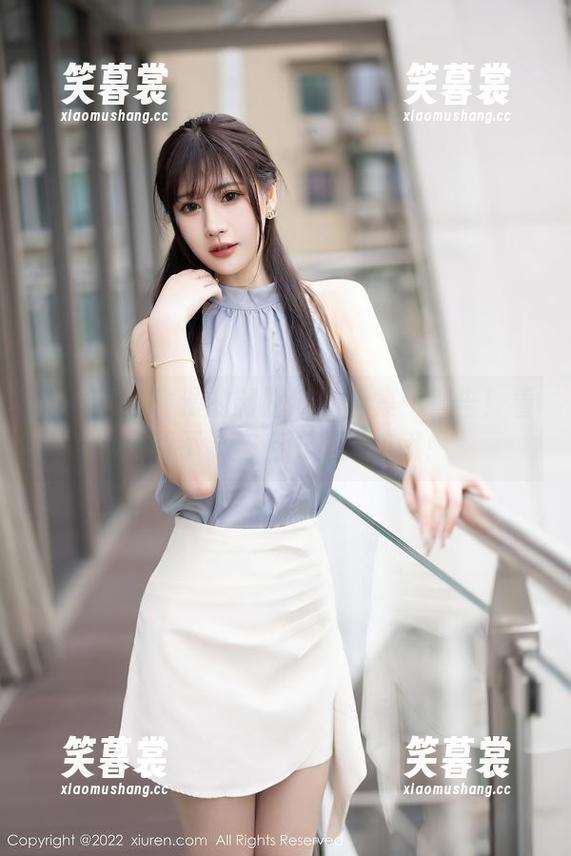 秀人网 - 俞漫的制服原图合集：警告！看完请不要在上班里模仿哦！