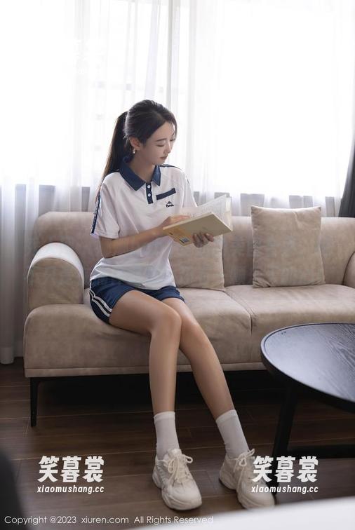 秀人网 - 娜娜baby空姐的美图合集，绝不只是在倘佯云端，还有一颗乐天的心！
