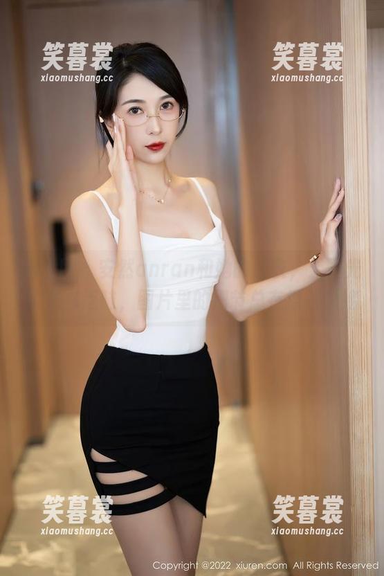 秀人网-安然anran 秀人网 - 安然anran和她的泳衣,无圣光也未必乏味,图片里的细节总在撩拨思绪