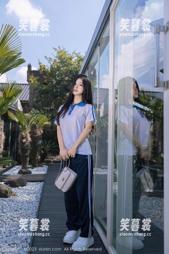 秀人网 - 九十度转身的小茉莉jasmine：校园里的私房美图，为什么书本都看呆了？