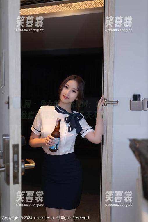 秀人网 - 兔女郎糯米NM：让我带你看黑丝套图精选，这个冬天不再冷清！