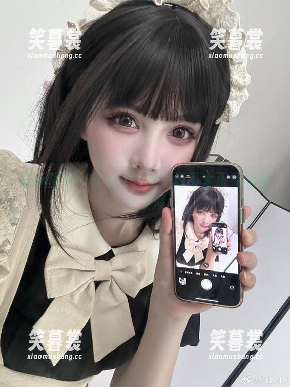 最新图册：秋山AkI的一场不太正经的剧情表演