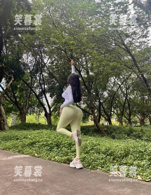 微密圈 - 下载艾拉·isla阳台套图，谁说一张就够，难道不来个满载而归吗？