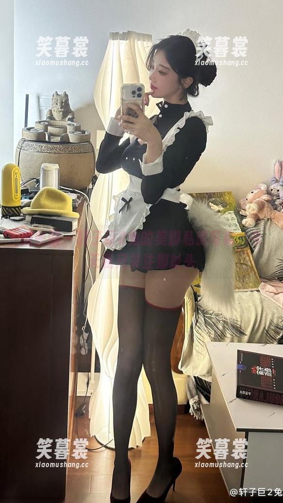 轩子巨2兔 微密圈 - 轩子巨2兔的美脚私房写真,今天我只关注脚趾头