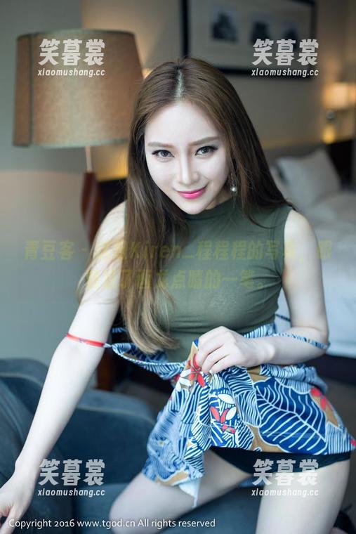 青豆客-Kiren_程程程 青豆客 - 这组Kiren_程程程的写真,眼镜成了画龙点睛的一笔。