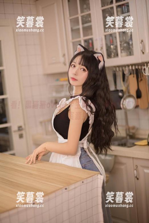 看！黑猫猫ovo的学生时代：学姐写真集新资源！